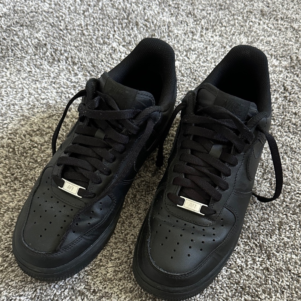 Nike Men's All-Black Sneakers